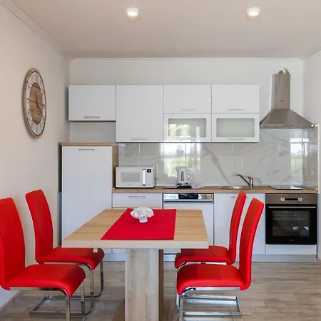 Pod Nespolom - One Bedroom With Terrace * Трстено