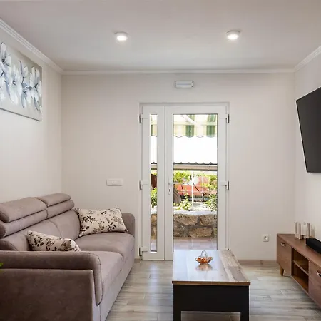 Pod Nespolom - One Bedroom With Terrace Апартаменты