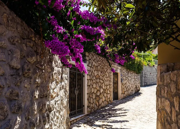 Pod Nespolom - One Bedroom With Terrace דירה *